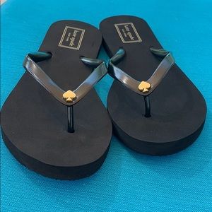 KATE SPADE ♠️ NASSAU FLIP FLOPS 🕶 SIZE 6. NWOT